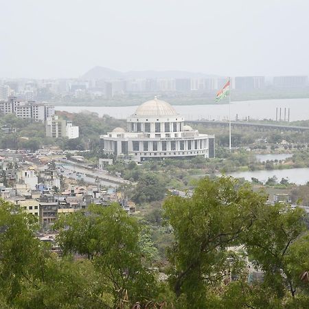 The Sky Inn Navi Mumbai Ngoại thất bức ảnh